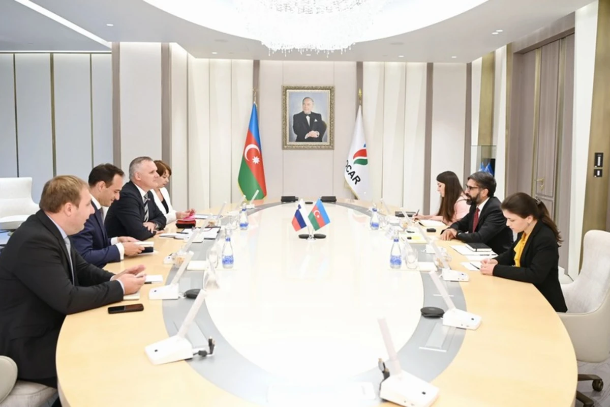 SOCAR и словенская компания подписали Меморандум по сотрудничеству в сфере поставок газа - ФОТО