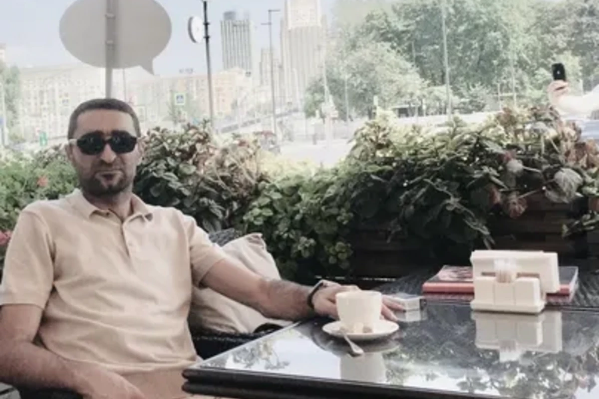 Rusiyada keyfiyyətsiz asfalt çəkən podratçı şirkət rəhbərinə etiraz edən məmur döyülüb