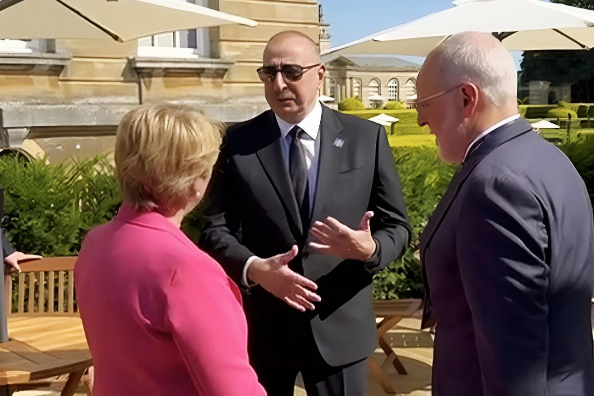 İlham Əliyev İsveçrə Konfederasiyasının Prezidenti ilə söhbət edib - FOTO