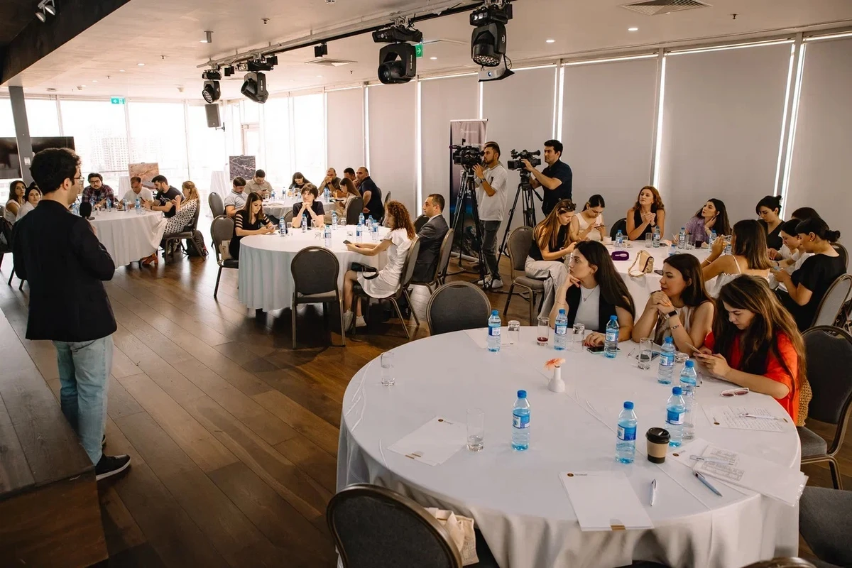 Media nümayəndələri ilə “İqlim dəyişikliyi və kosmos” mövzusunda görüş keçirilib - FOTO