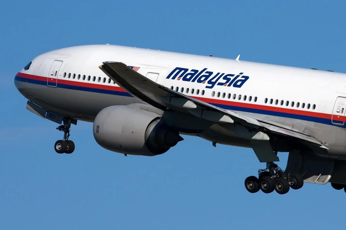 Malaysia Airlines aviaşirkətinin təyyarəsi Bakıda təcili eniş etdi Malaysia Airlines aviaşirkətinin təyyarəsi Bakıda təcili eniş etdi