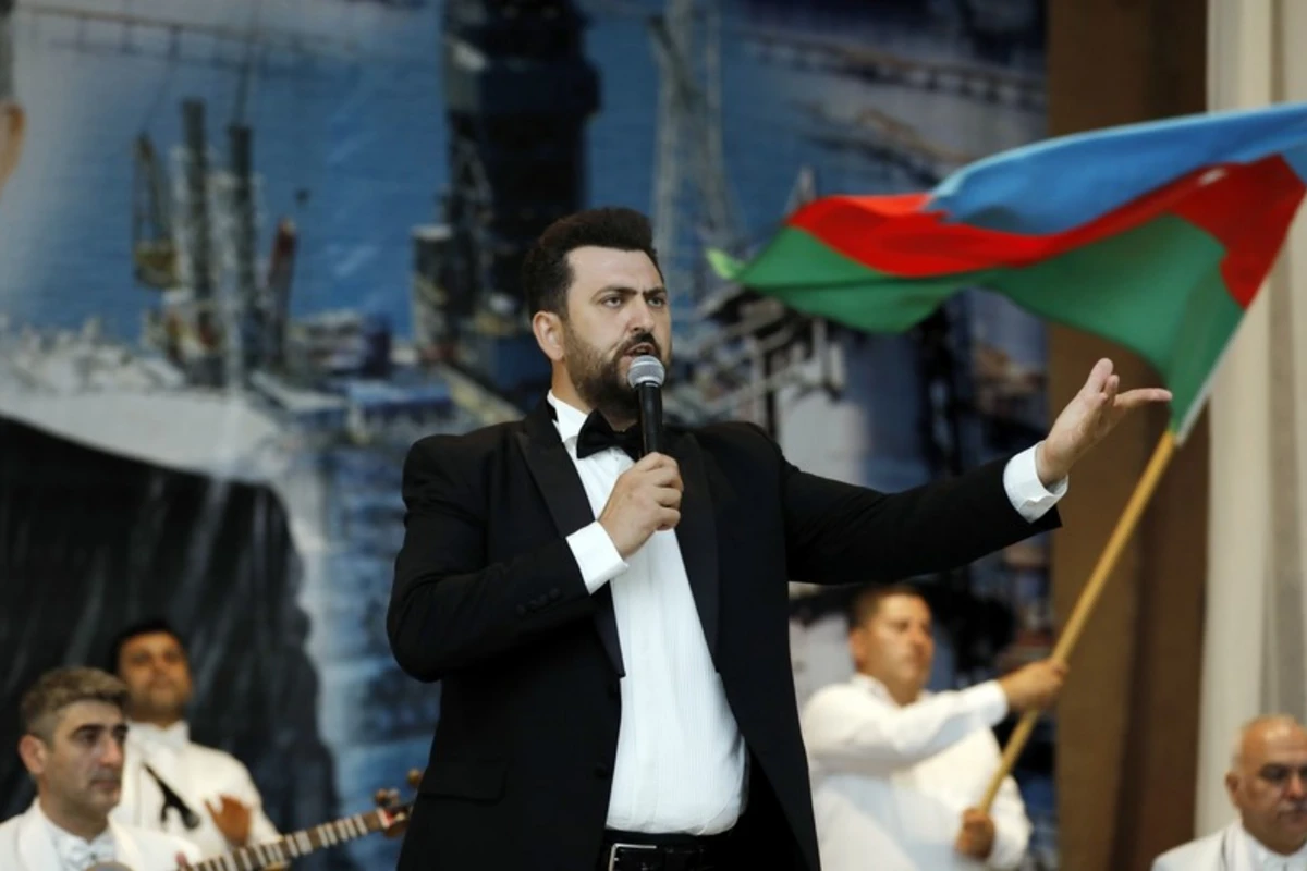 SOCAR bir sıra dövlət qurumlarının və şirkətlərin mətbuat katiblərinin “Neft Daşları”na səfərini təşkil edib - FOTO