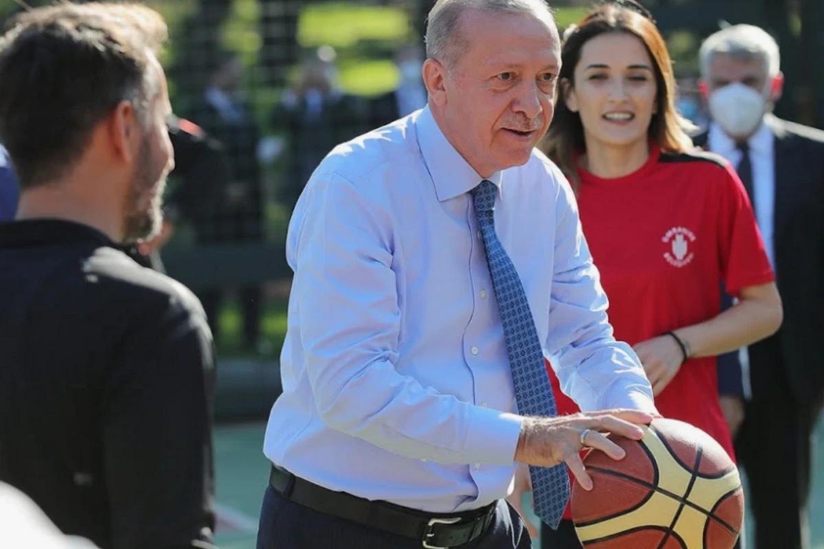 Ərdoğan nazir və deputatlarla basketbol oynadı - FOTO
