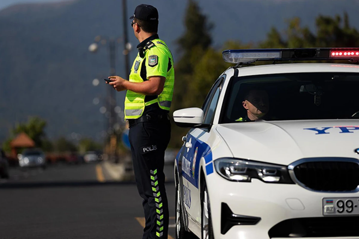 Daşkəsəndə polisin saxla əmrinə tabe olmayan sürücü piyadanı vurub - FOTO Daşkəsəndə polisin saxla əmrinə tabe olmayan sürücü piyadanı vurub - FOTO