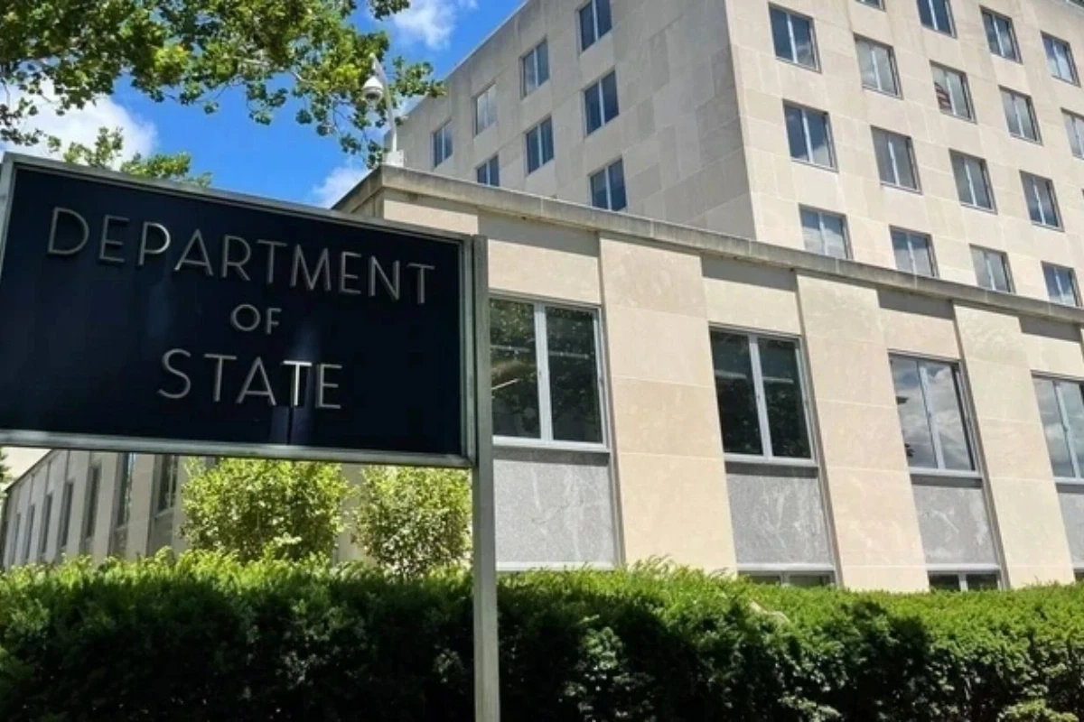 Госдеп: США продолжают работать над достижением мирного соглашения между Азербайджаном и Арменией