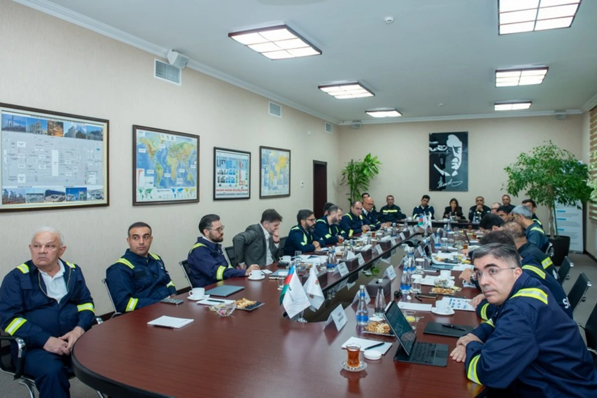 SOCAR prezidenti Sumqayıtdakı emal müəssisələrinin transformasiya proqramı ilə tanış olub - FOTO SOCAR prezidenti Sumqayıtdakı emal müəssisələrinin transformasiya proqramı ilə tanış olub - FOTO