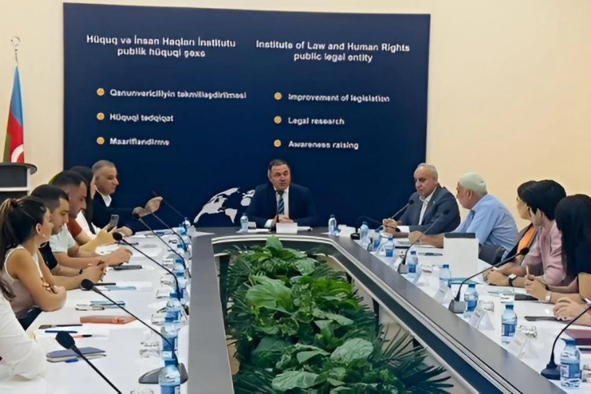 Hüquq və İnsan Haqları İnstitutunda jurnalistlərlə görüş keçirildi - FOTO