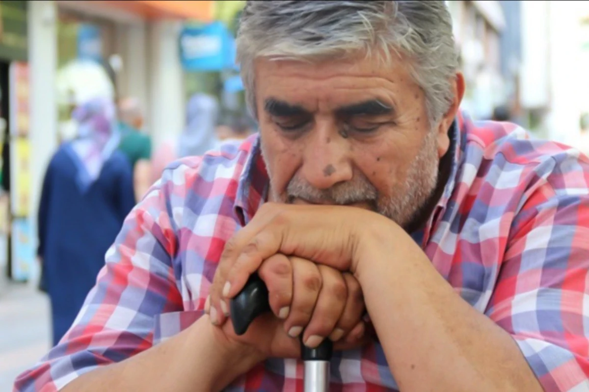 ŞOK HADİSƏ: 36 ildir oturaraq yatır - FOTO