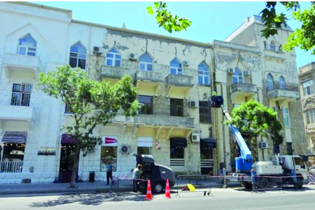 Bakı Abadlıq Xidməti binaların yuyulması məsələsinə aydınlıq gətirib Bakı Abadlıq Xidməti binaların yuyulması məsələsinə aydınlıq gətirib