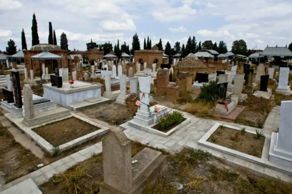 Tovuzda həmkəndlisini qəbirstanlıqda döyərək öldürməkdə şübhəli bilənən şəxs həbs edilib