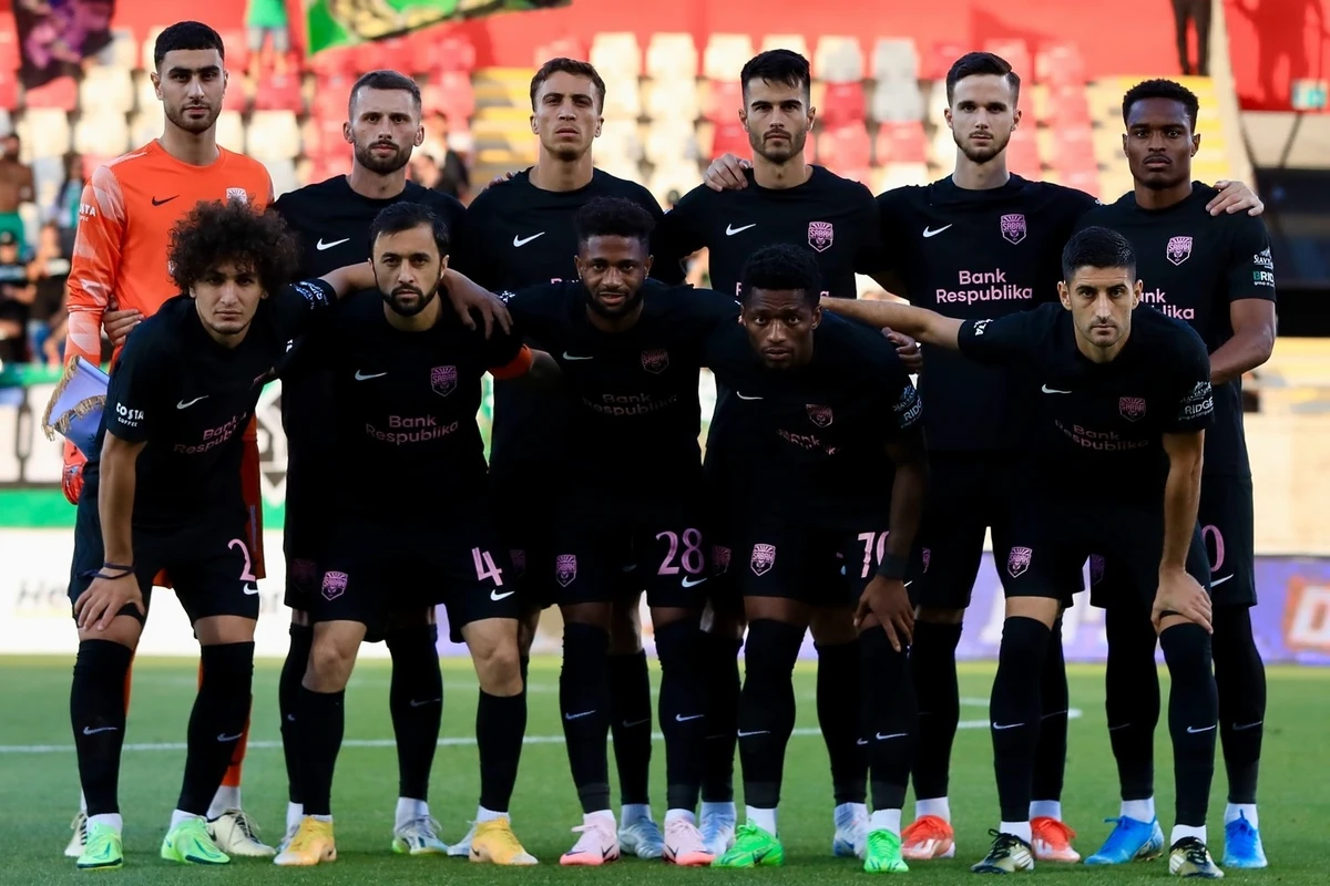 Sabah əcnəbi futbolçu ilə yollarını ayırdı - FOTO