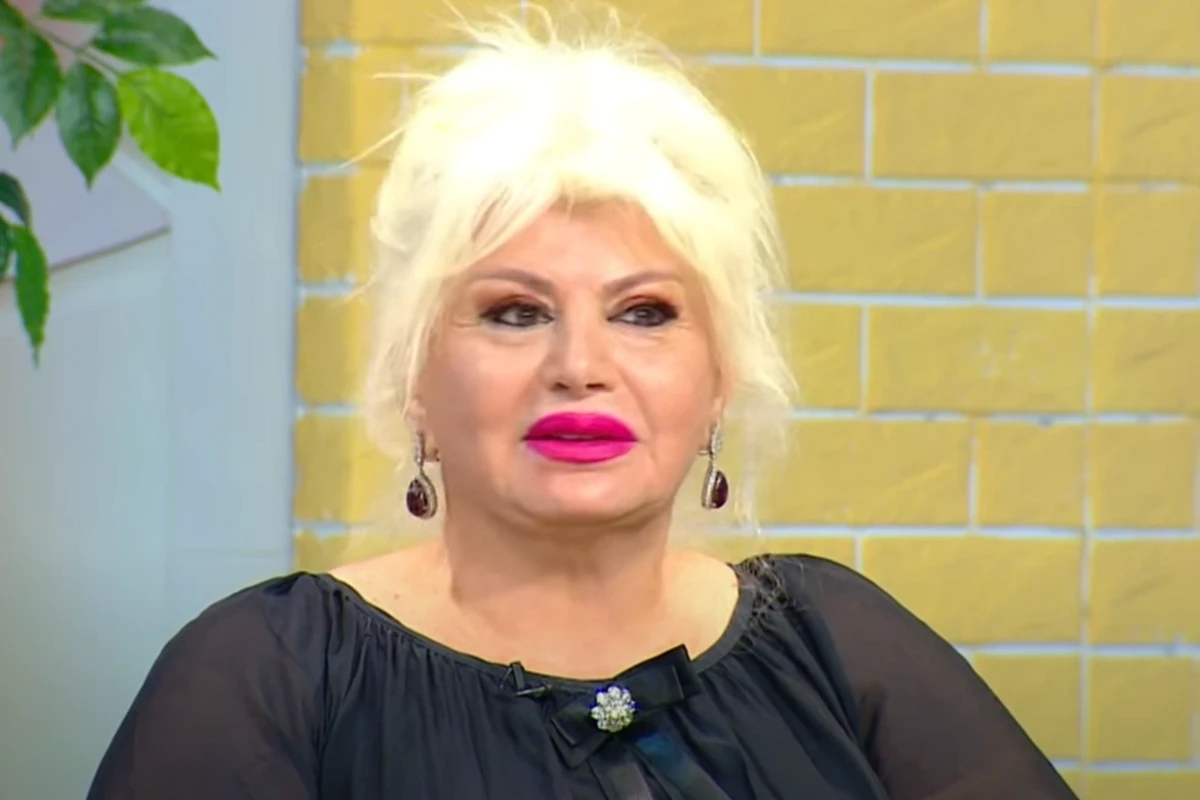 Əməkdar artist Gövhər Rzayevanın qoluna mil taxılıb
