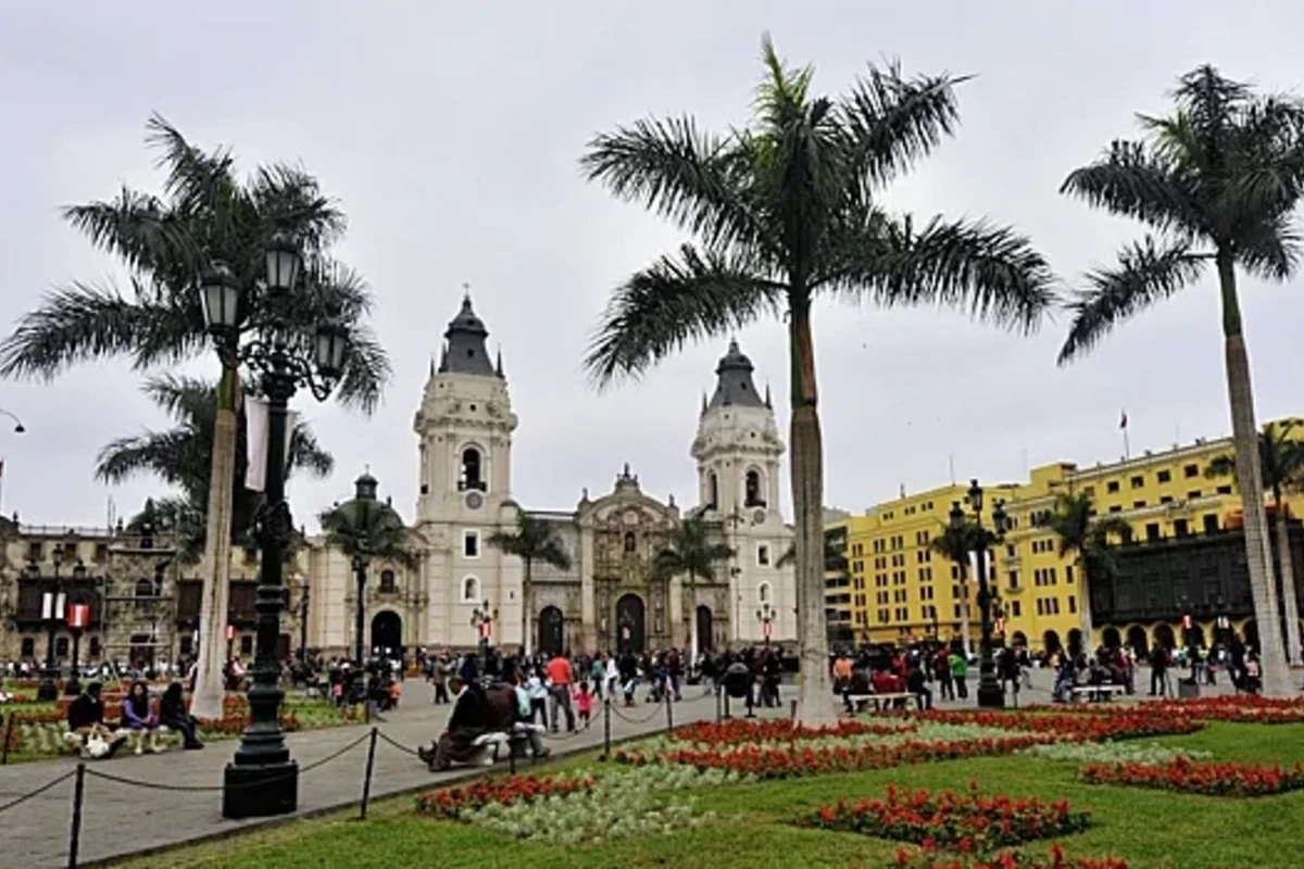 Peru XİN venesuelalı diplomatları 72 saaat ərzində ölkəni tərk etməyə çağırıb
