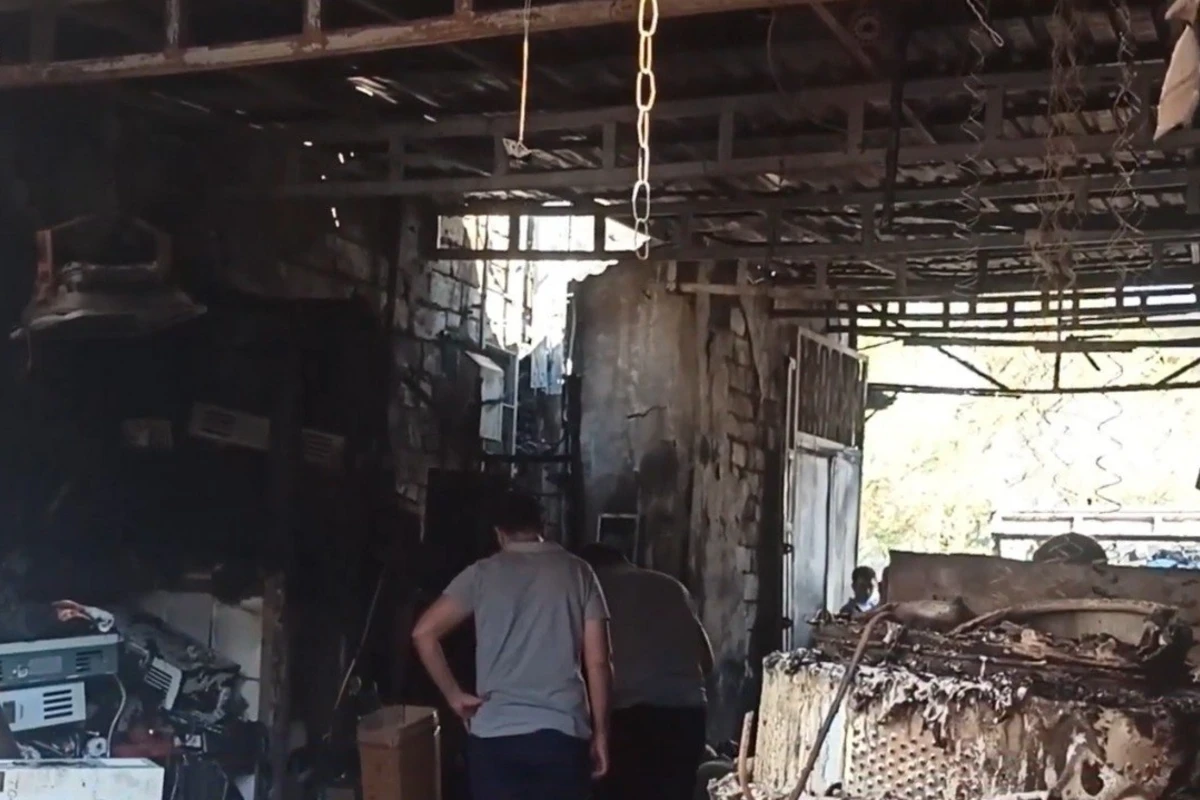В Сумгайыте сгорел торговый центр - ВИДЕО