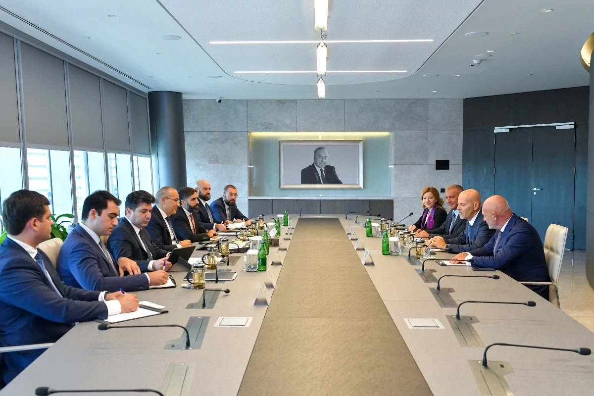 Mikayıl Cabbarov Klaudio Deskalsi ilə görüşüb - FOTO Mikayıl Cabbarov Klaudio Deskalsi ilə görüşüb - FOTO