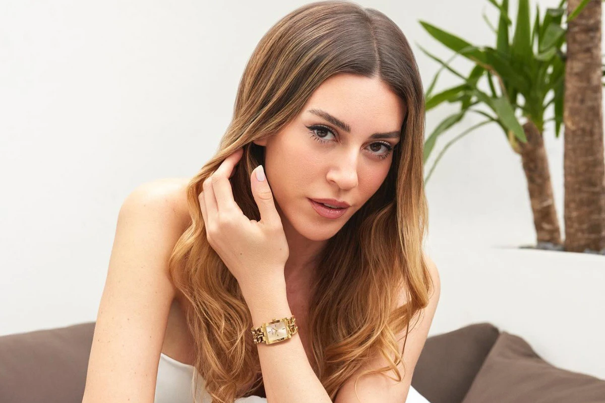 Sinem Kobal 7 ildən sonra bunu etdi - FOTO
