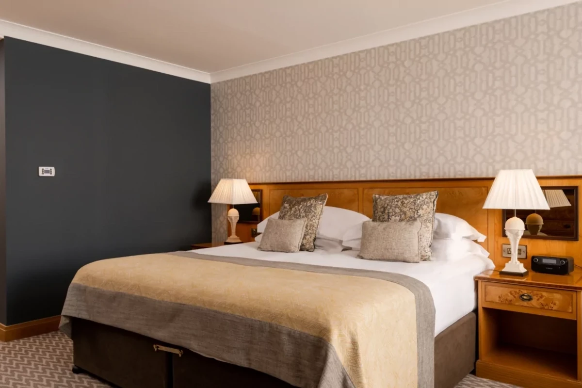 Azərbaycanın məşhur hotelində qadın vəhşicəsinə döyüldü