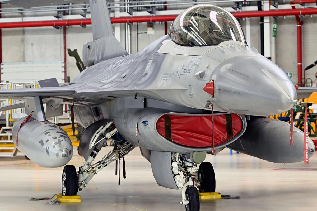 Ukraynaya hansı ölkə və neçə ədəd F-16 qırıcısı verib?