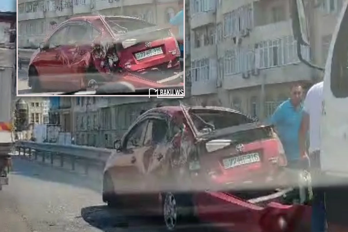 Серьезное ДТП на трассе Баку-Сумгайыт: столкнулись Toyota Prius и грузовик - ВИДЕО