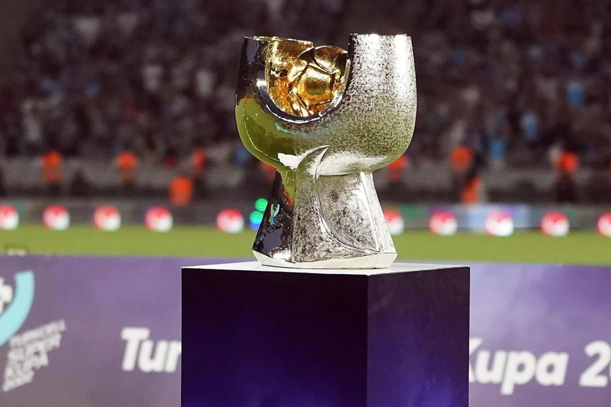 Bu gün futbol üzrə Türkiyə Superkubokunun qalibi müəyyənləşəcək