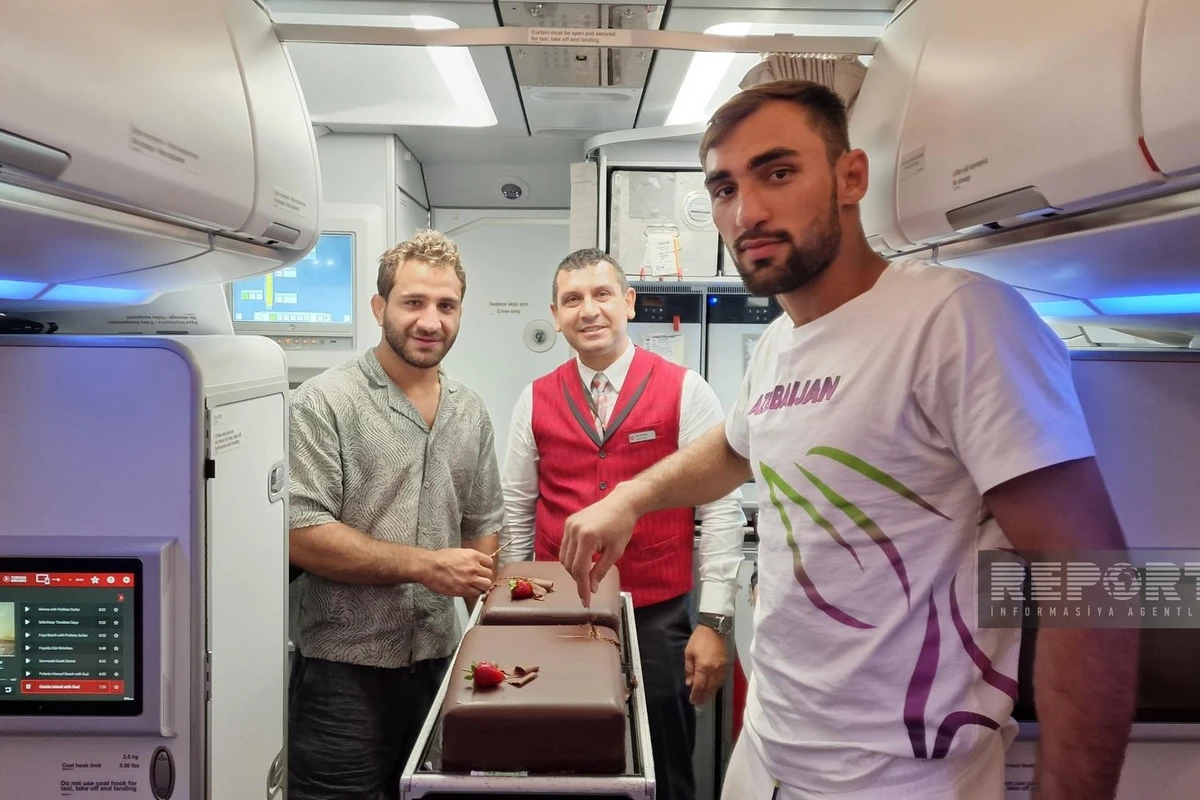 Olimpiadada qızıl medal qazanmış cüdoçular vətənə qayıdıblar - FOTO Olimpiadada qızıl medal qazanmış cüdoçular vətənə qayıdıblar - FOTO