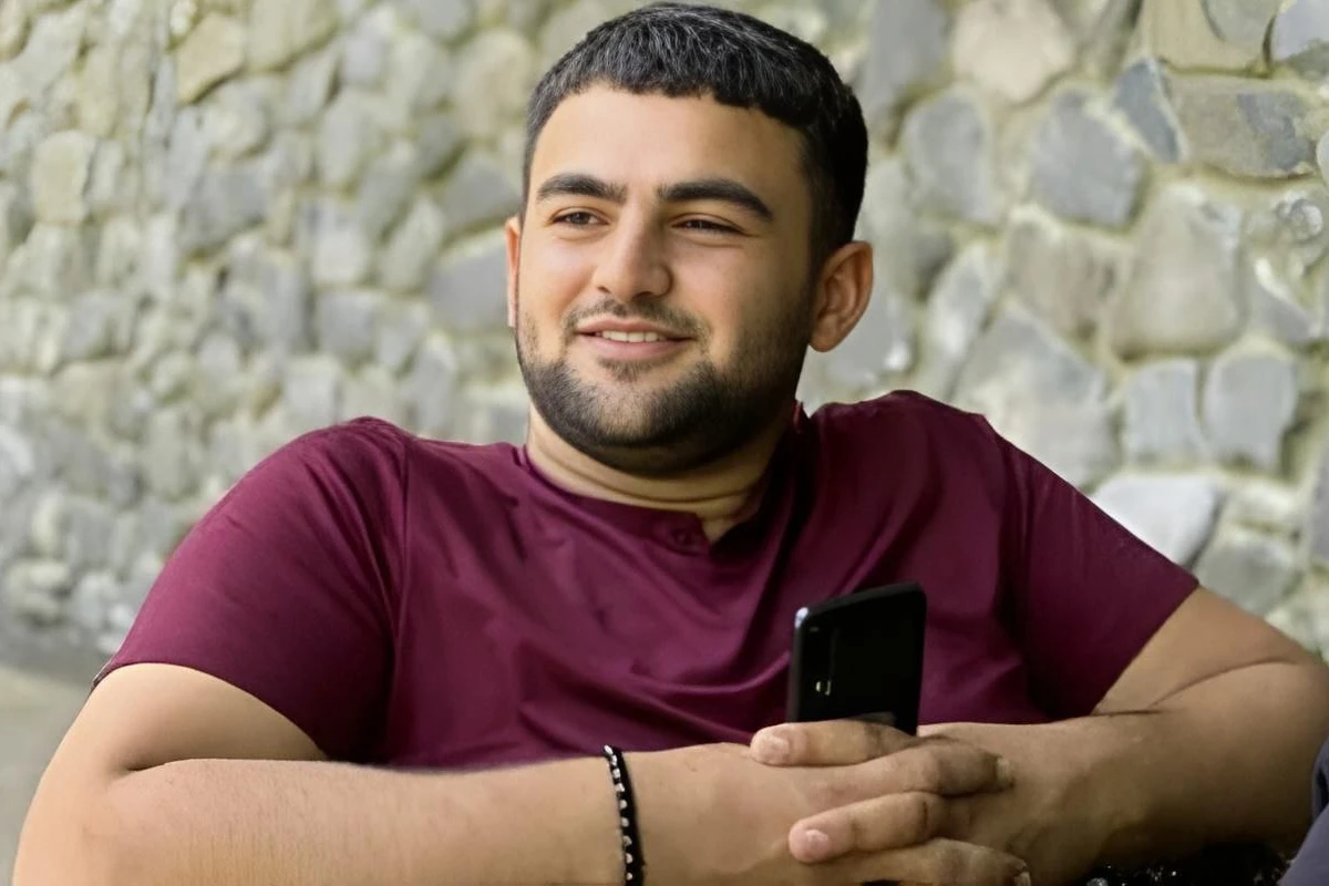 20 yaşlı oğlan ürəktutmadan sükan arxasında ölüb 20 yaşlı oğlan ürəktutmadan sükan arxasında ölüb