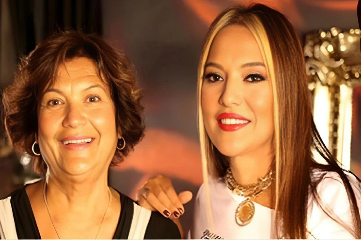 Demet Akalının 74 yaşlı anası da İnstaqramın bağlanmağına narazıdır - FOTO