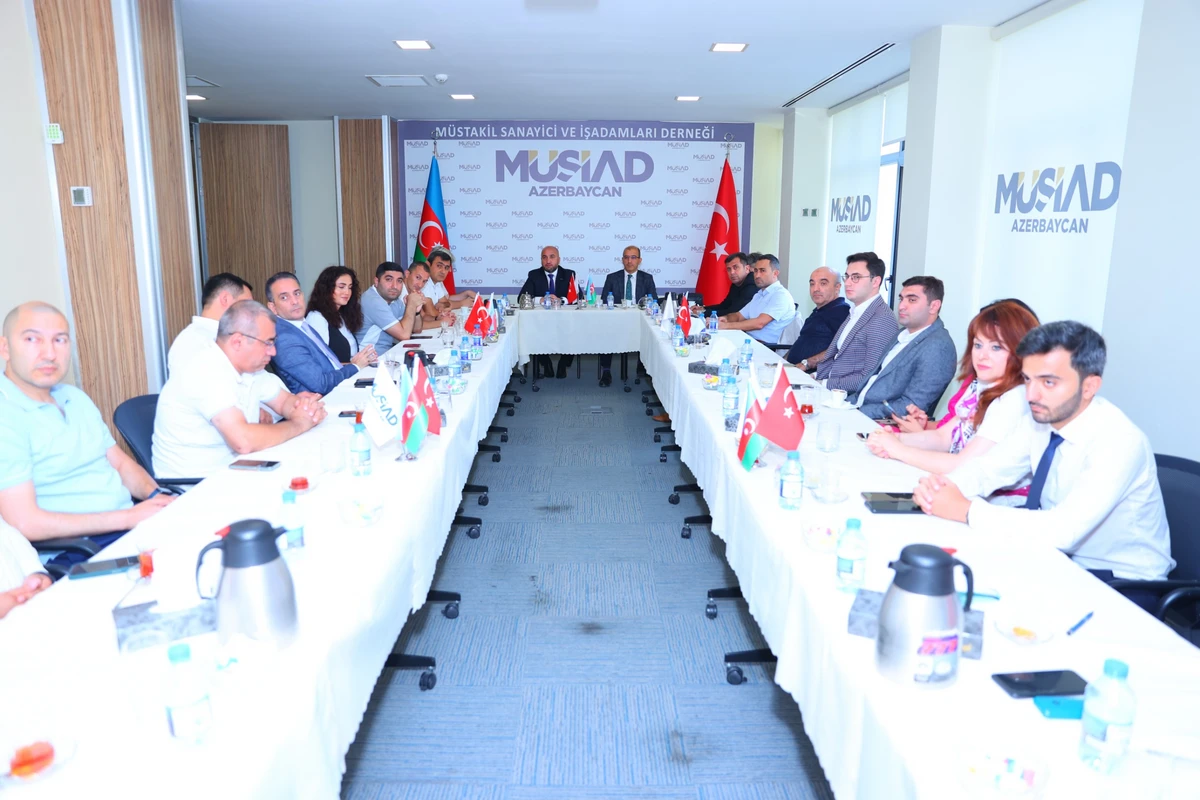 “İqtisadiyyat sahəsi üzrə media nümayəndələri ilə müzakirə iclası” - FOTO