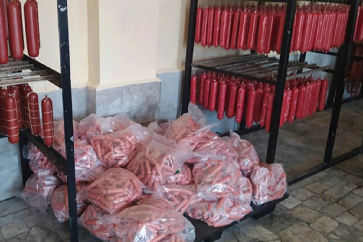 Şabranda kolbasa sexində yanğın olub, xəsarət alan var Şabranda kolbasa sexində yanğın olub, xəsarət alan var