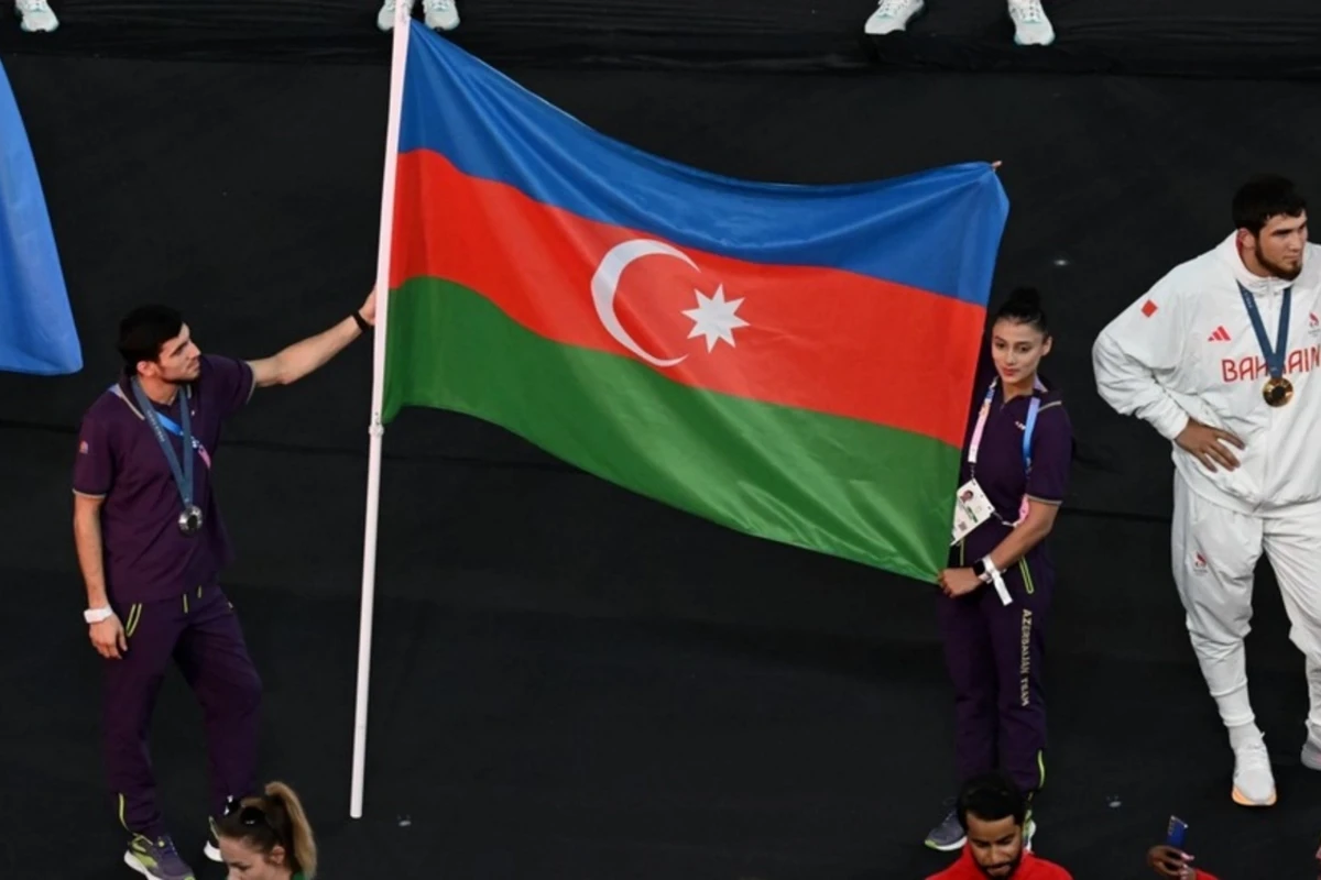 XXXIII Yay Olimpiya Oyunlarının bağlanış mərasimi başa çatıb - FOTO XXXIII Yay Olimpiya Oyunlarının bağlanış mərasimi başa çatıb - FOTO