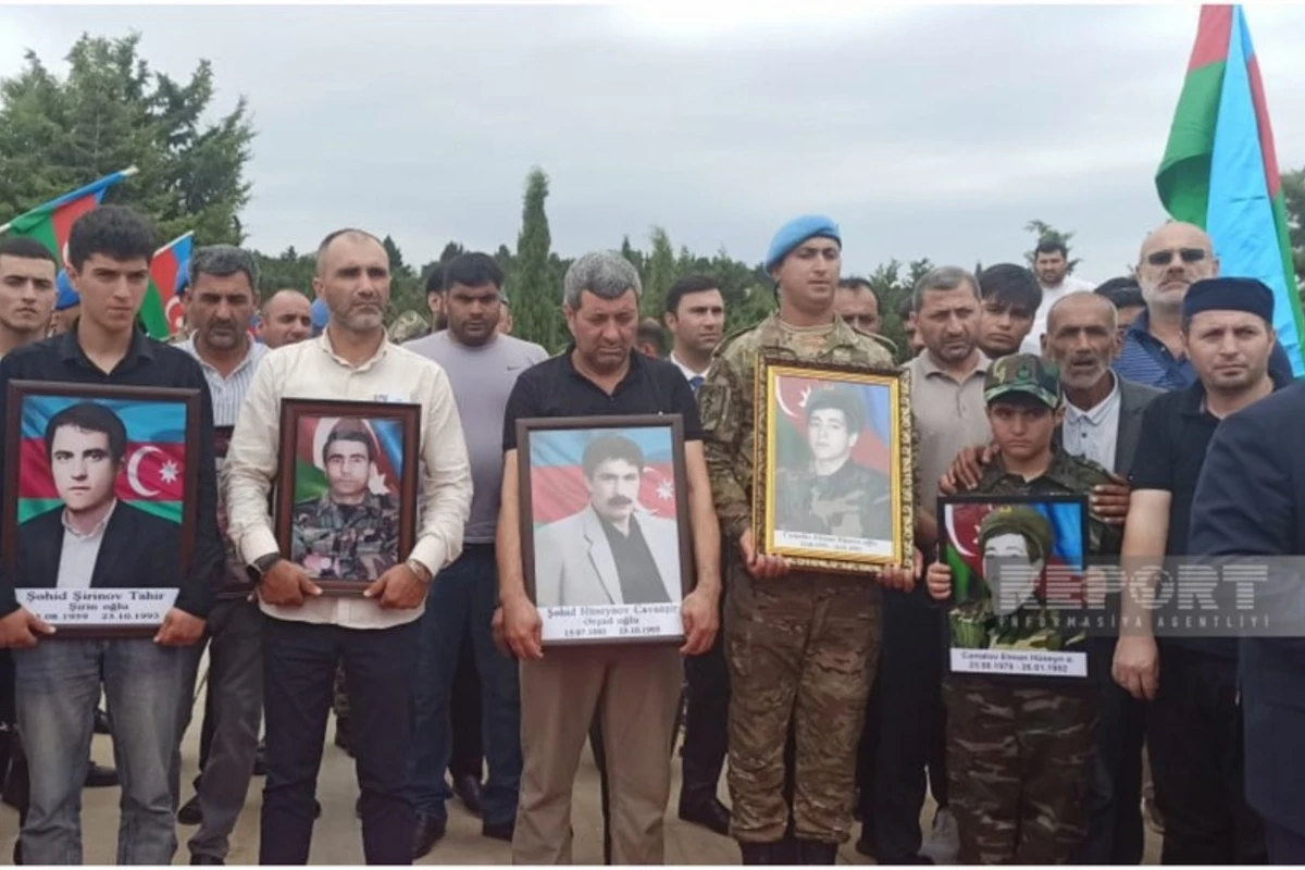 В Абшеронском районе простились с четырьмя шехидами I Карабахской войны - ФОТО В Абшеронском районе простились с четырьмя шехидами I Карабахской войны - ФОТО
