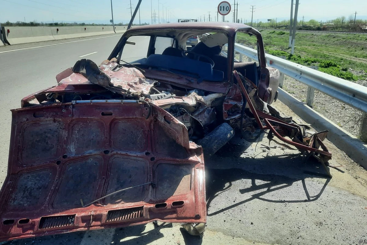 Bakı-Qazax yolunda “KaMaz” avtomobillə toqquşub, iki nəfər ölüb