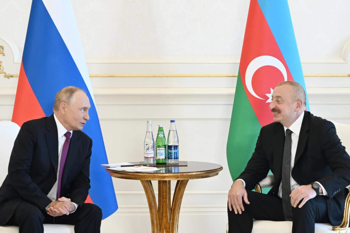 Состоялась встреча президентов Азербайджана и России в узком составе Состоялась встреча президентов Азербайджана и России в узком составе