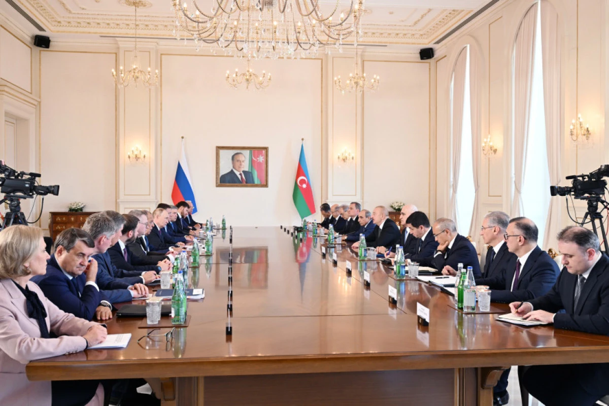 Состоялась встреча президентов Азербайджана и России в расширенном составе - ОБНОВЛЕНО + ФОТО Состоялась встреча президентов Азербайджана и России в расширенном составе - ОБНОВЛЕНО + ФОТО