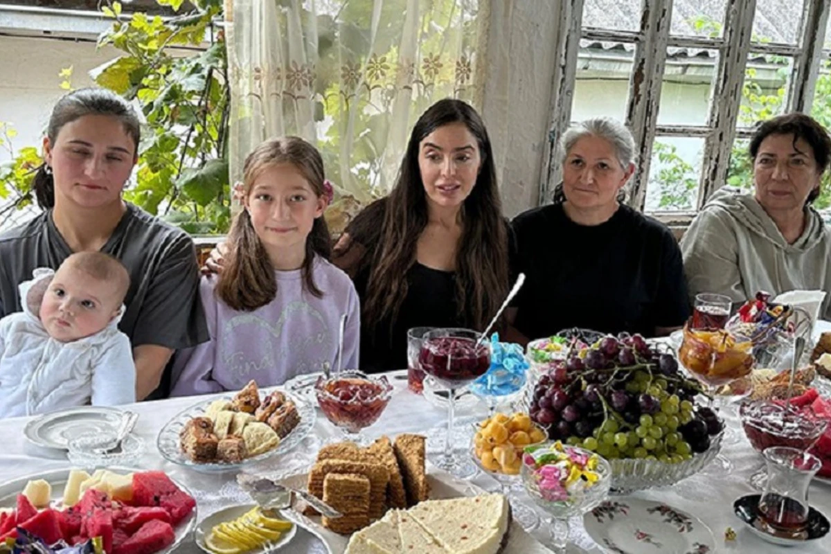 Leyla Əliyeva şəhid Samirin ailəsinin evində - FOTO