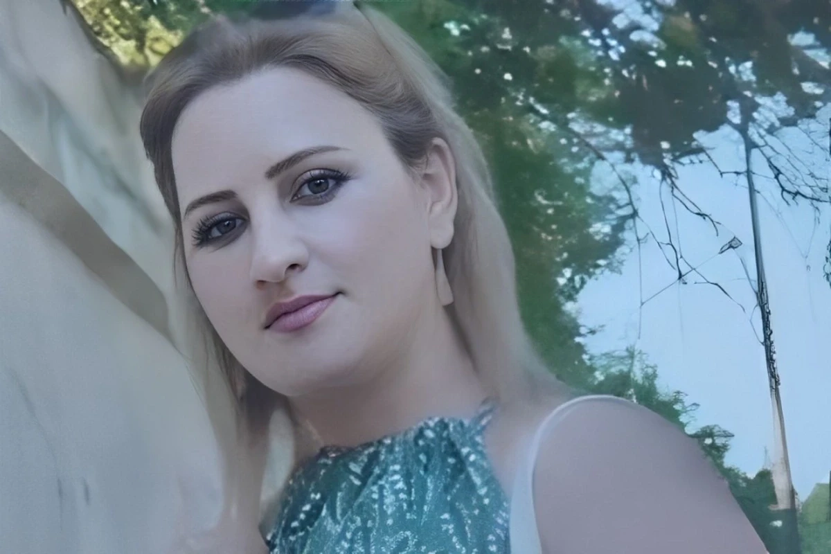 Övladlarını böyütmək üçün süpürgəçilik edən qadını oğlu qətlə yetirdi: Hadisə yerindən GÖRÜNTÜLƏR Övladlarını böyütmək üçün süpürgəçilik edən qadını oğlu qətlə yetirdi: Hadisə yerindən GÖRÜNTÜLƏR