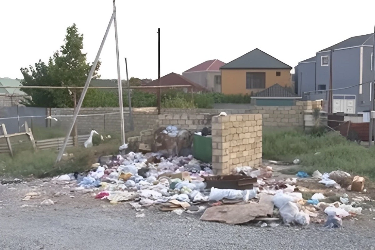 Masazırda zibil tullantıları həftələrlə daşınmır - İDDİA Masazırda zibil tullantıları həftələrlə daşınmır - İDDİA
