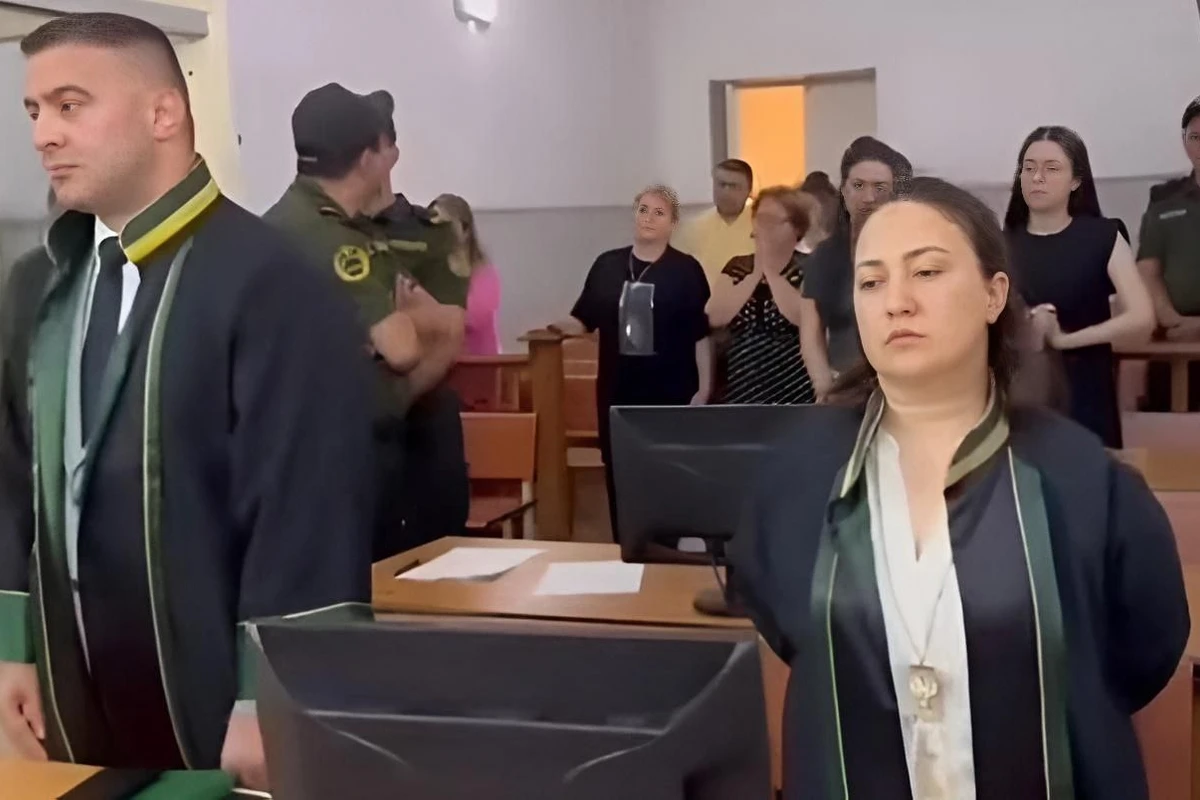 Azərbaycanda qadın vəkilin peşəkar fəaliyyəti dayandırıldı