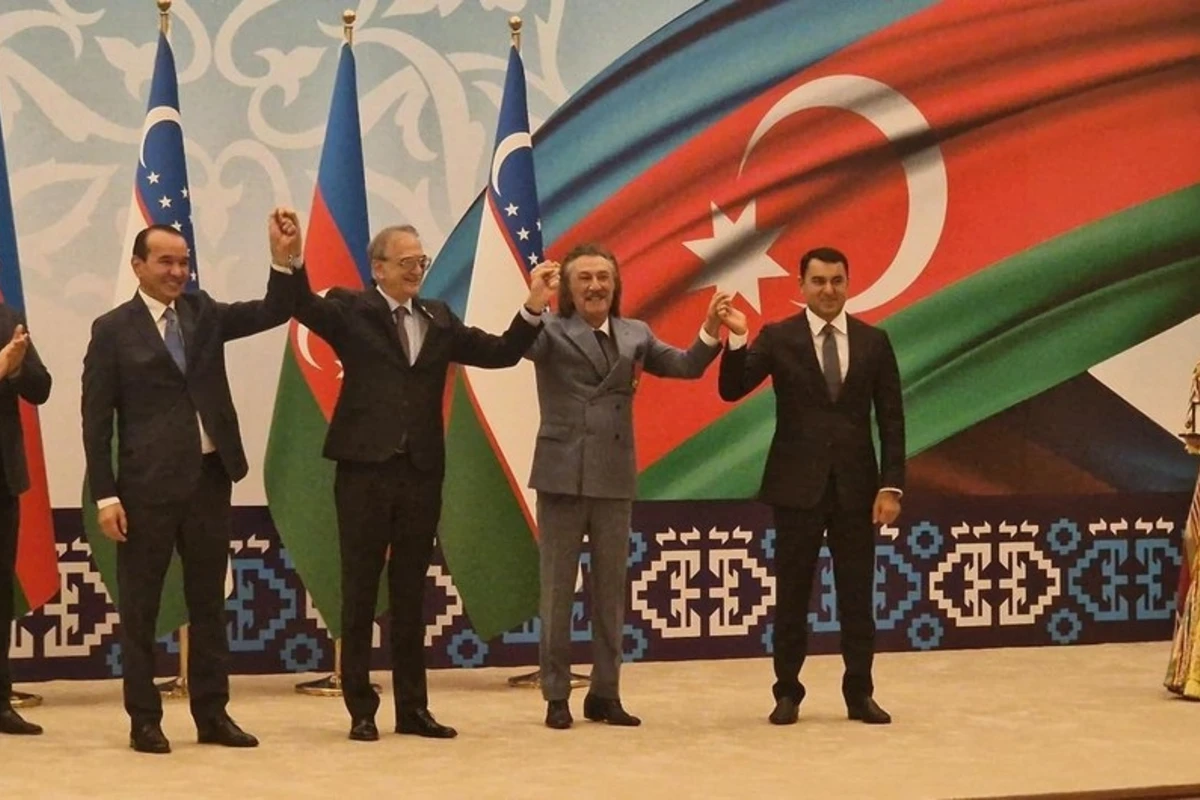 Daşkənddə Azərbaycan və Özbəkistan sənətçilərinə fəxri adlar təqdim olunub - FOTO