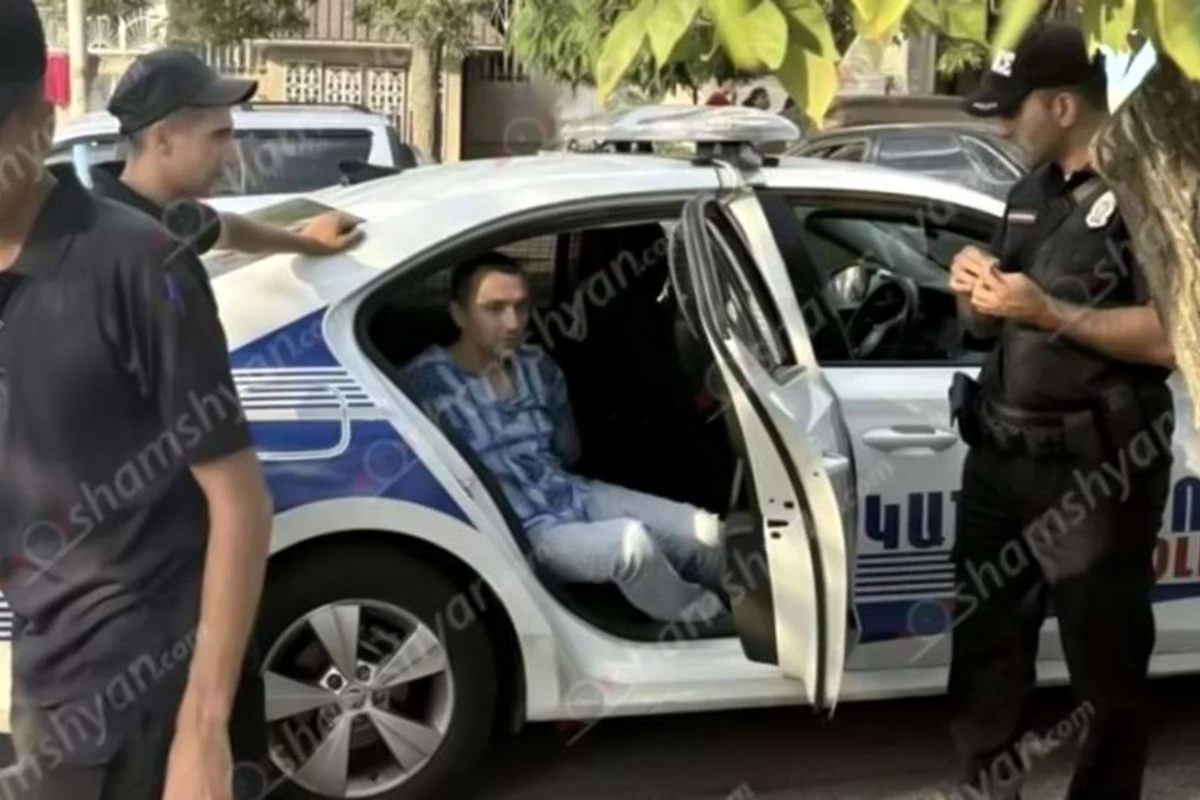 İrəvanda generalın oğlunun qəzaya uğramış maşınından narkotik maddə tapıldı
