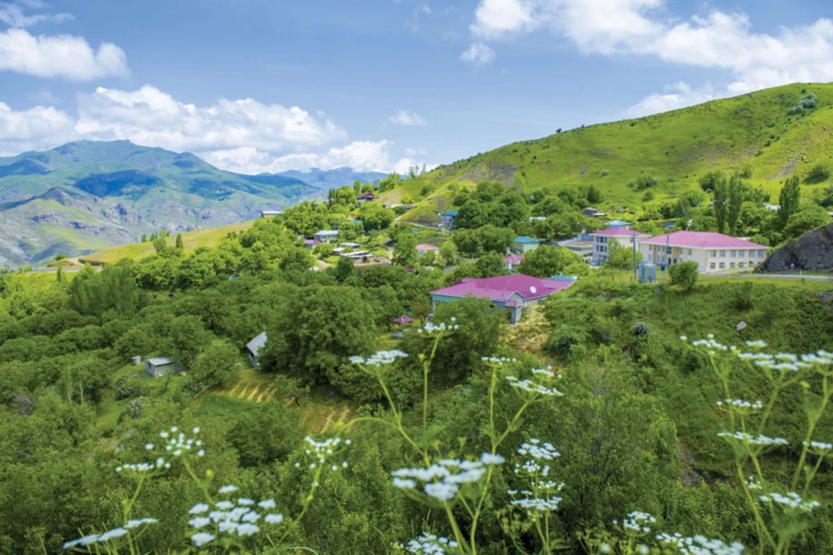 Ucqar dağ kəndinin doqquz məzunundan səkkizi tələbə adını qazanıb - FOTO Ucqar dağ kəndinin doqquz məzunundan səkkizi tələbə adını qazanıb - FOTO