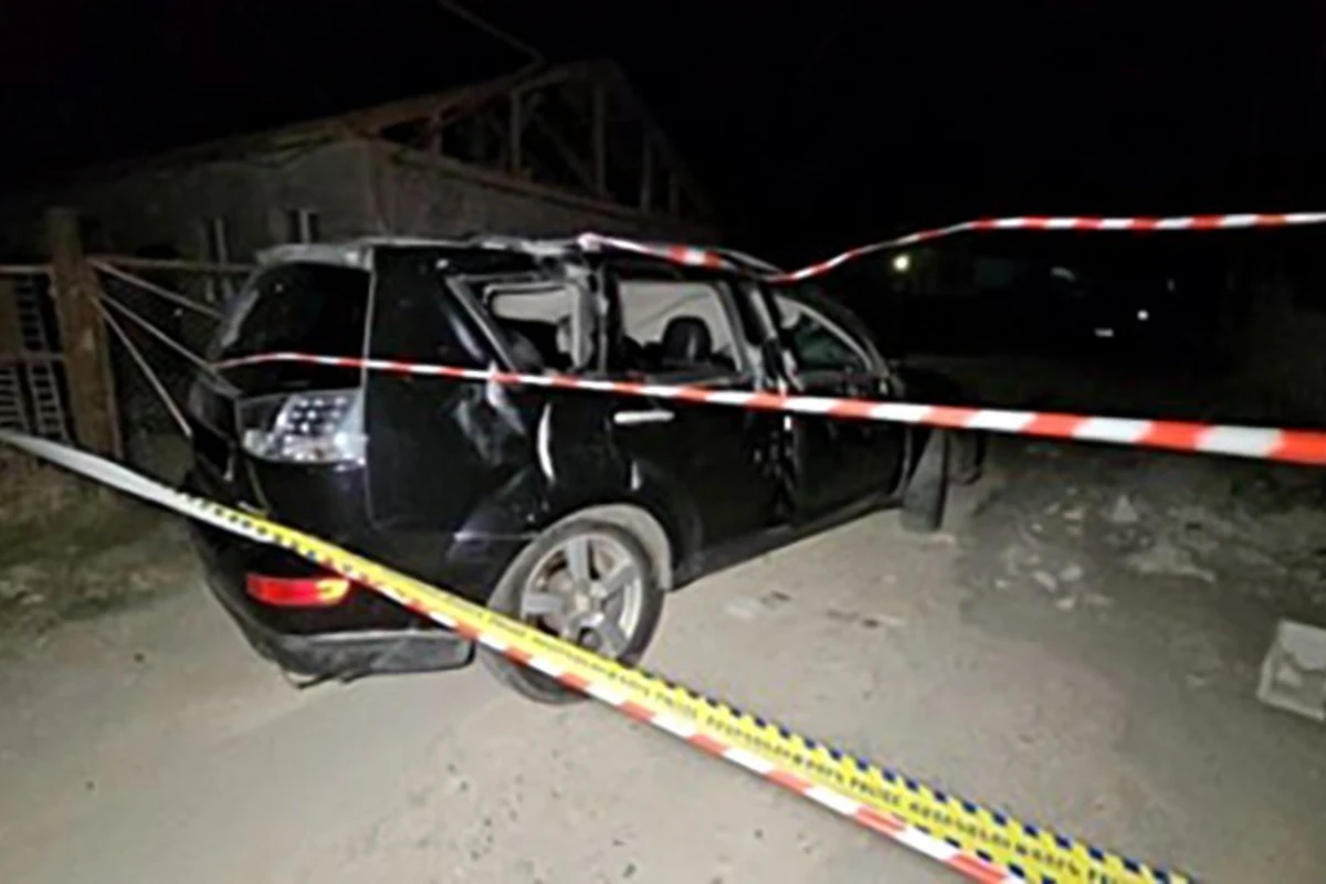 İrəvanda bina küləkdən uçdu - Ölən var