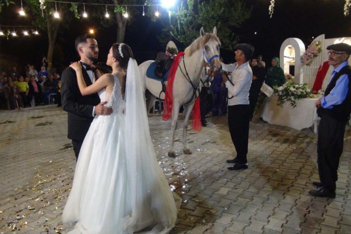 Atasının vəsiyyətini yerinə yetirdi: Toyda gəlini görənlər ŞOKA DÜŞDÜ - FOTO