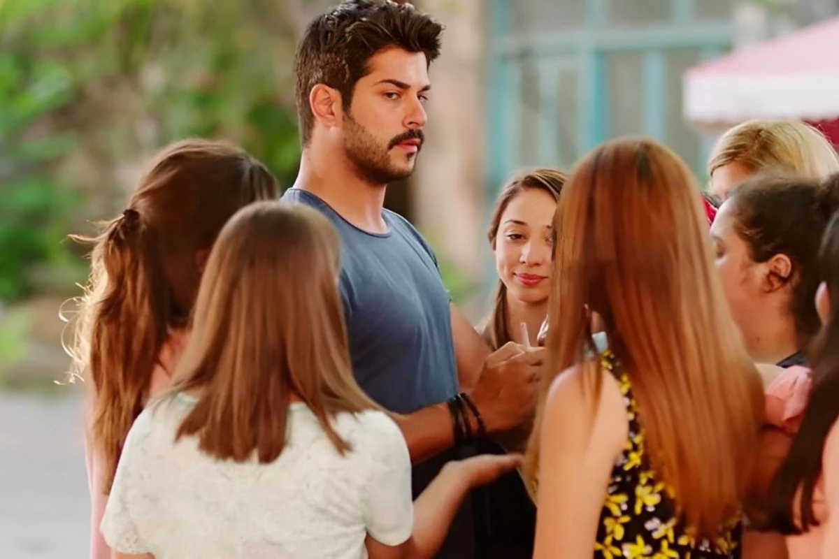 Burak Özçivit Rusiyada filmə çəkilir