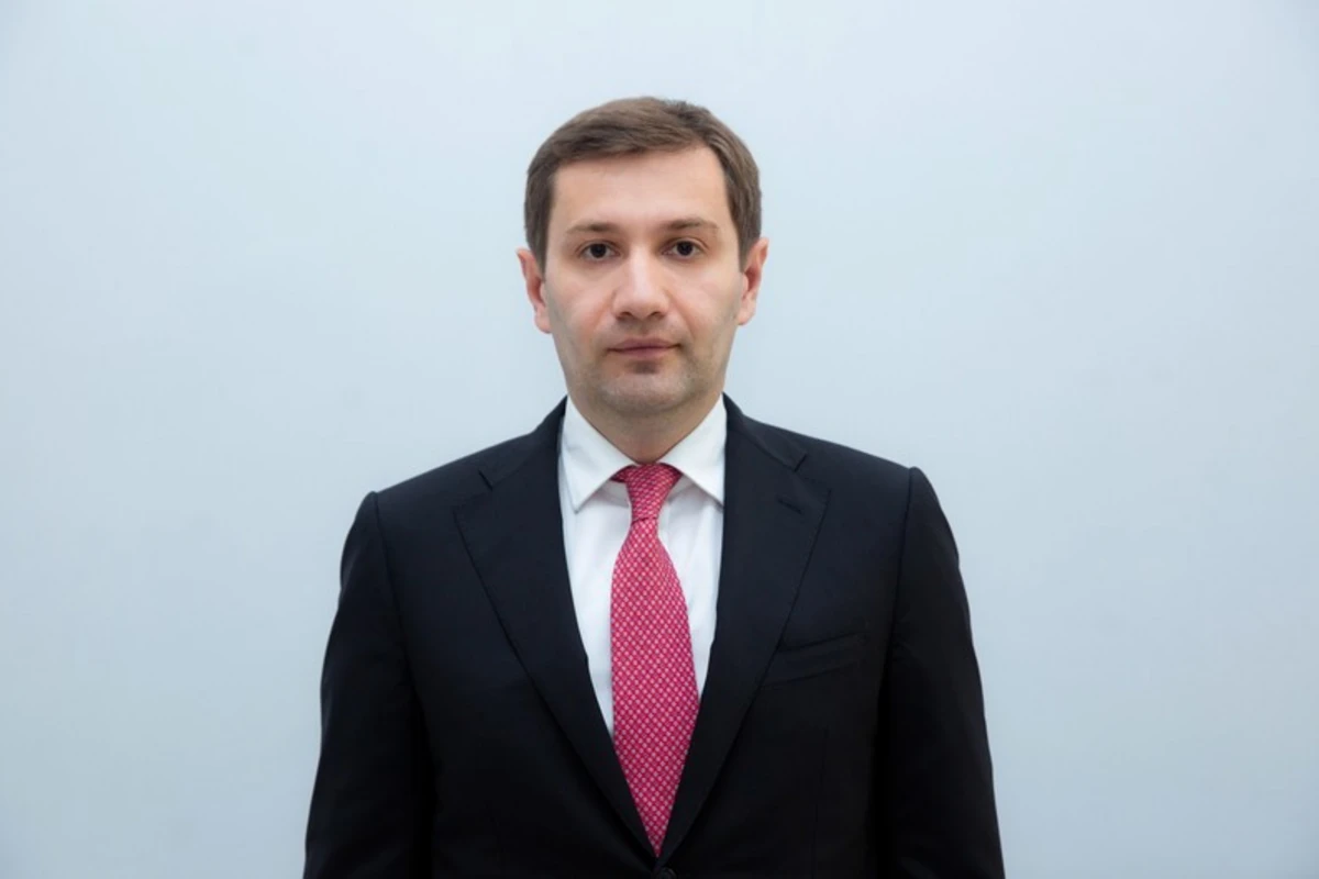 Rəqəmsal inkişaf və nəqliyyat nazirinə yeni müşavir təyin olunub