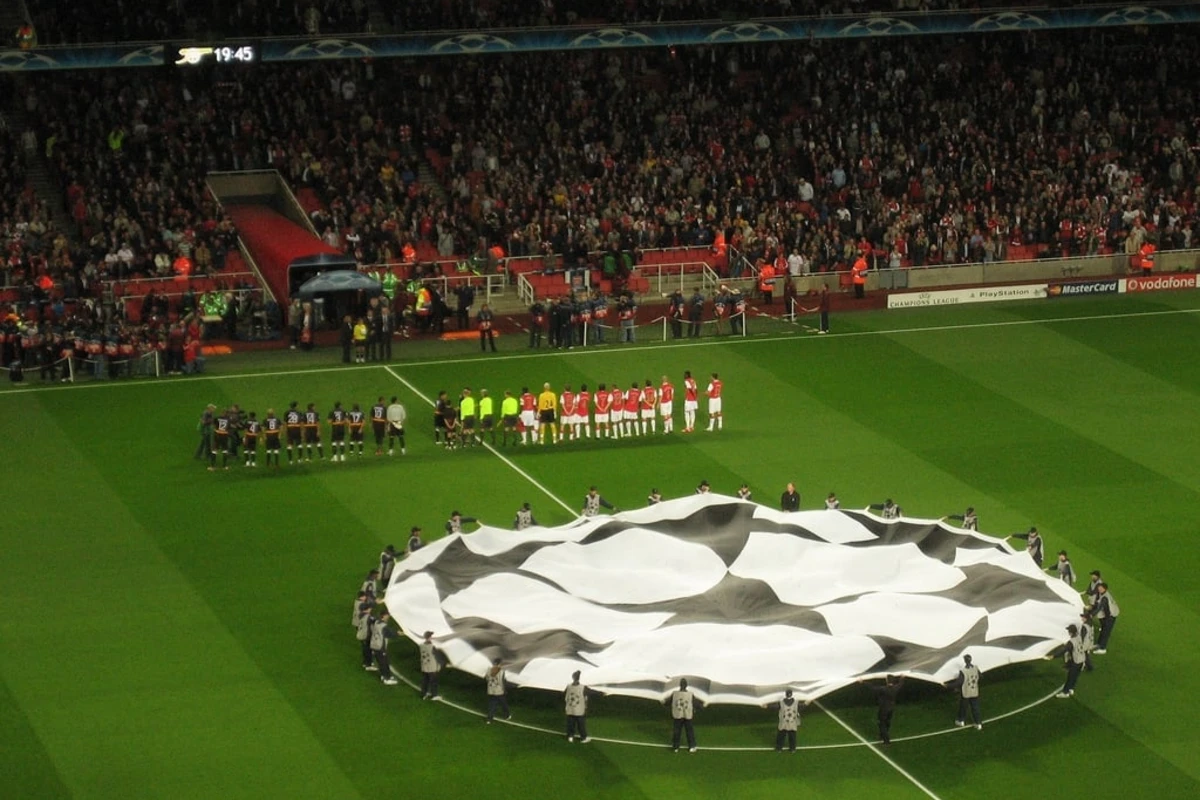 UEFA 2024/2025 mövsümü üçün Çempionlar Liqasının rəsmi topunu təqdim edib - FOTO