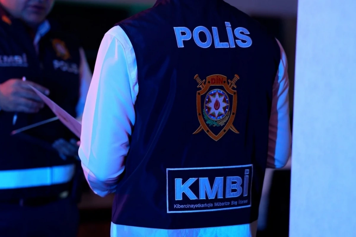 Azərbaycanda kiberşəbəkə ifşa edildi: 400-ə yaxın vətəndaşa yarım milyon manat ziyan vurulub - FOTO/VİDEO