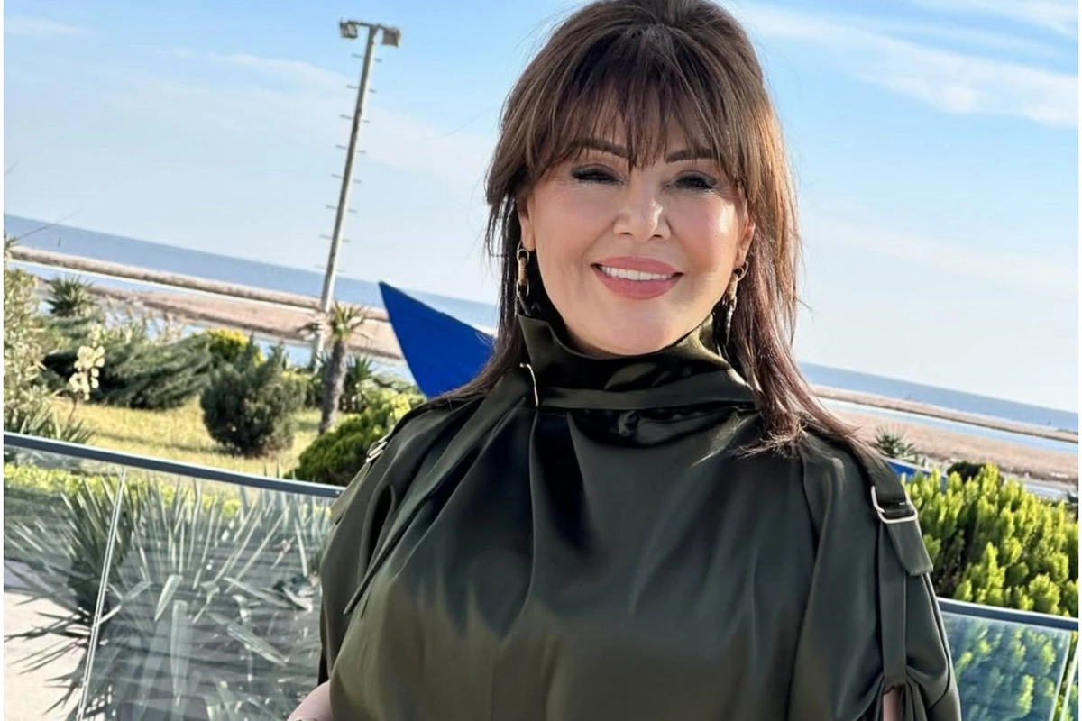 Əməkdar artistin sevənlərinə Sevgililər Günü sürprizi