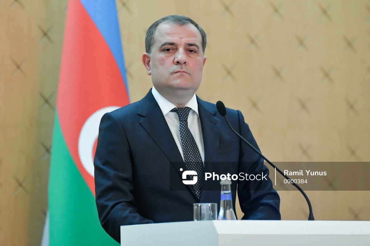 Ceyhun Bayramov 20 Yanvar şəhidlərini anıb