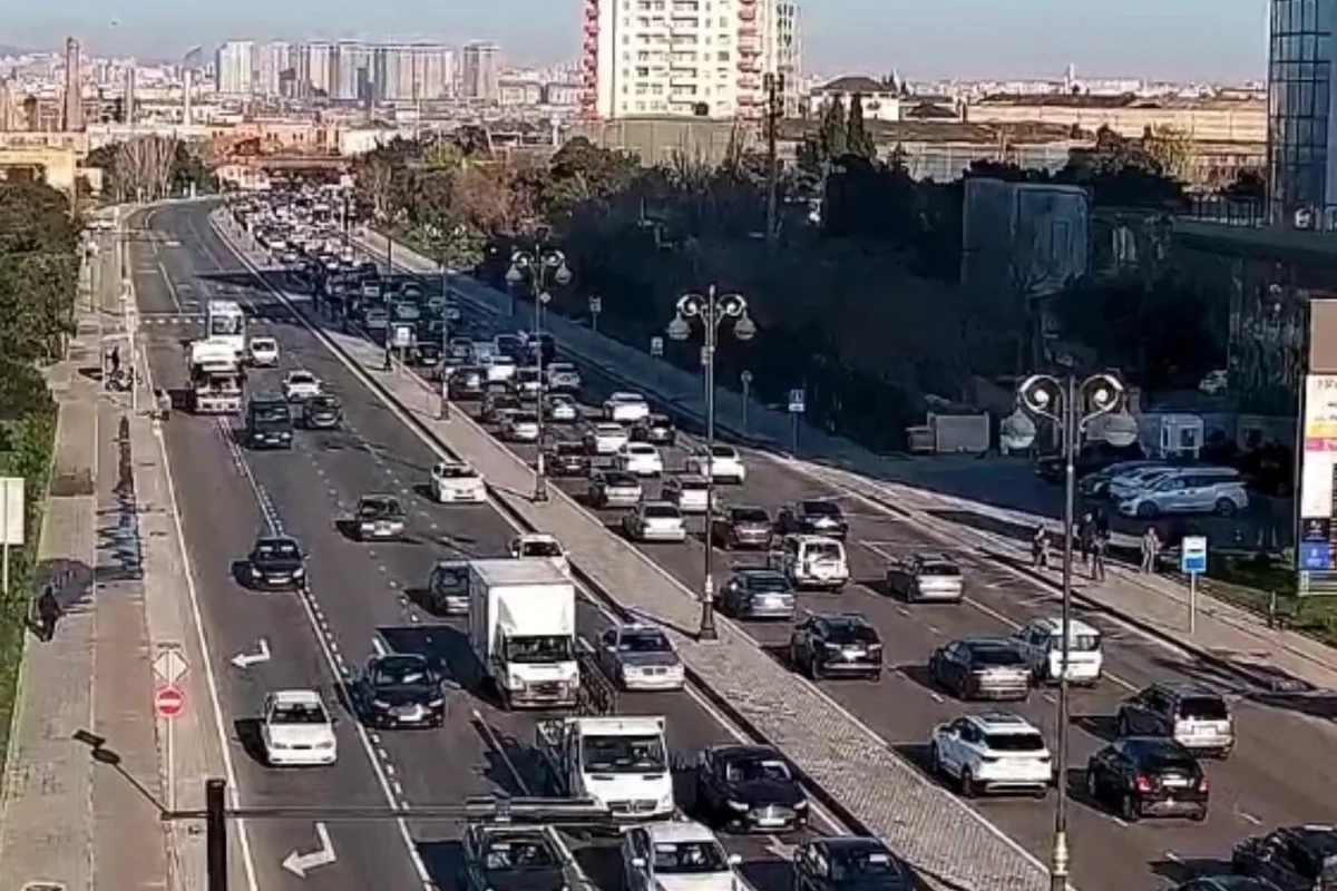 Bakının bəzi yollarında sıxlıq müşahidə olunur